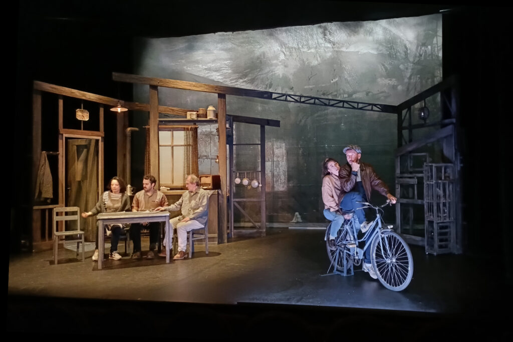 Scénographie du spectacle Du charbon dans les veines – Antoine Milian